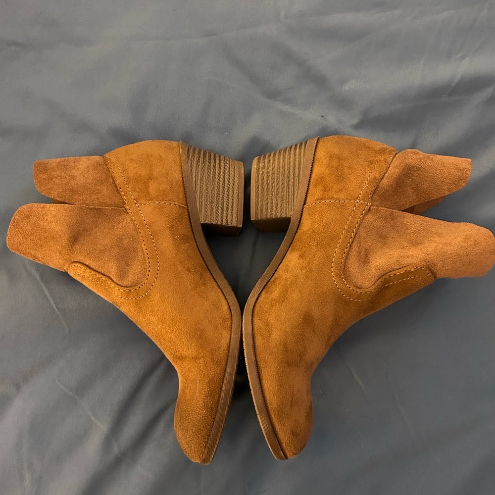 Light brown suede/leather bootie